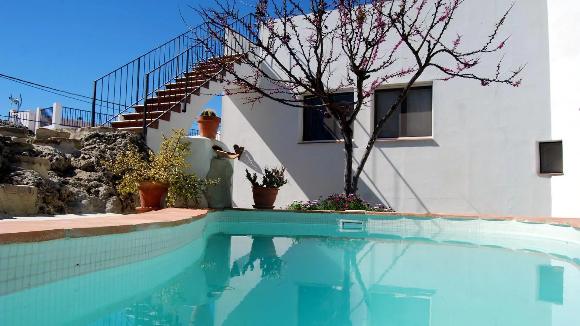 Villa La Roca - A Fusion Of Modern And Typical Andalucian Architecture Montecorto